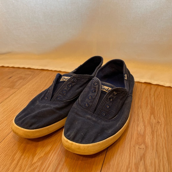 Navy Keds slip ons size 9 perfect for summer ☀️ - Picture 2 of 6